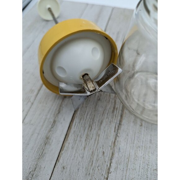 Federal Housewares Yellow Handled Nut Food Chopper Spring with Jar - Picture 6 of 7